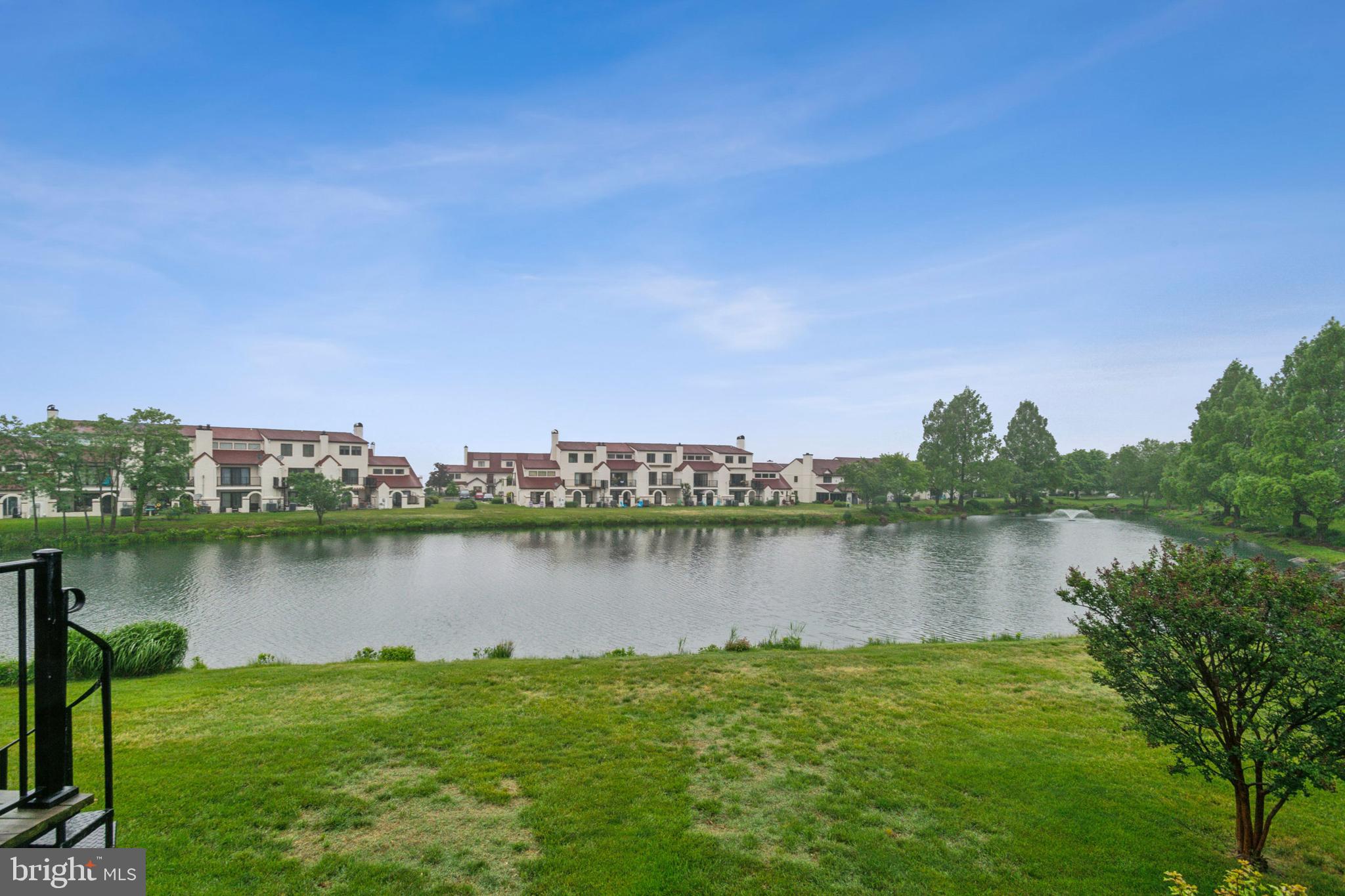 28 QUEEN MARY COURT 28E