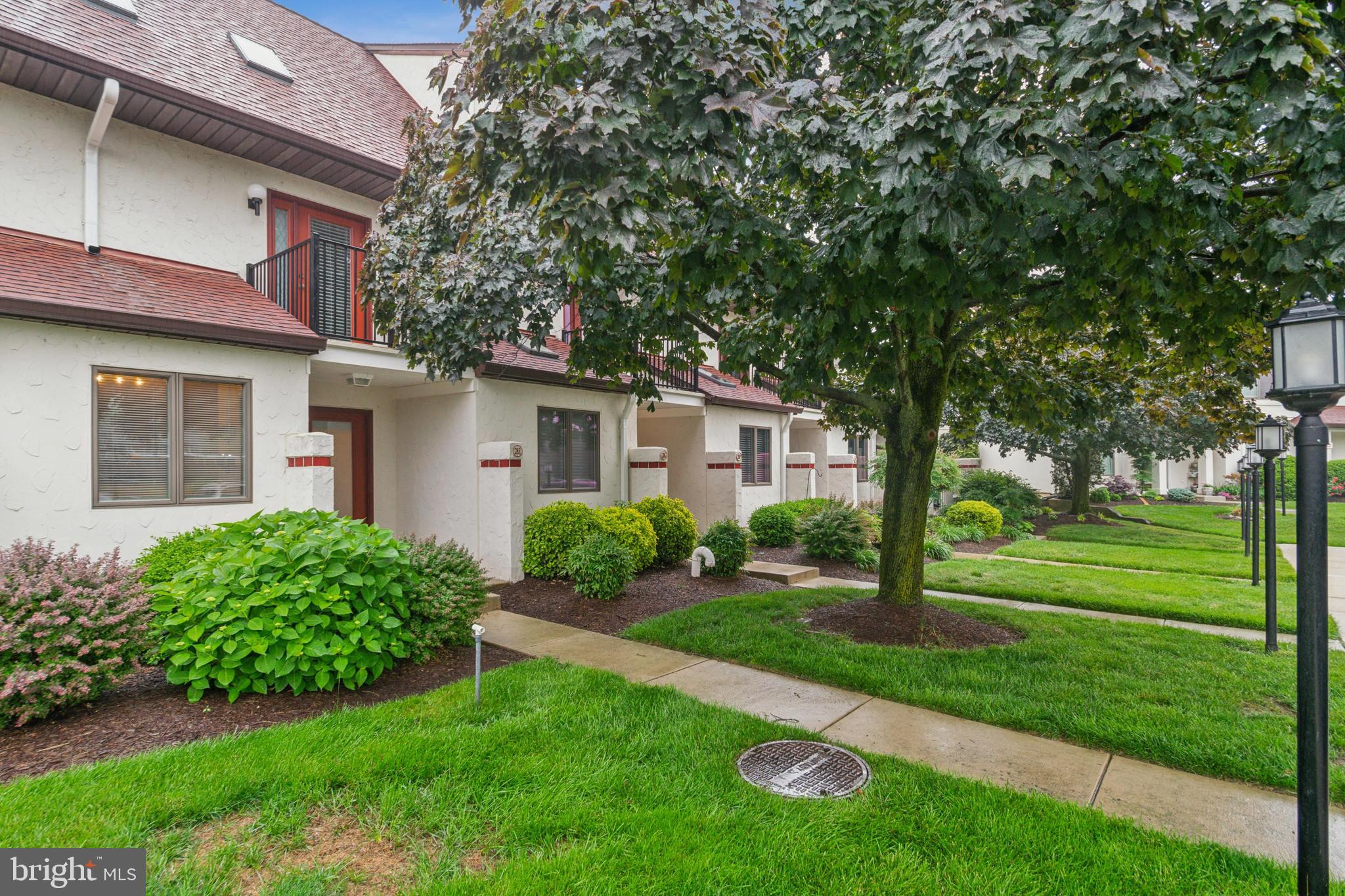 28 QUEEN MARY COURT 28E
