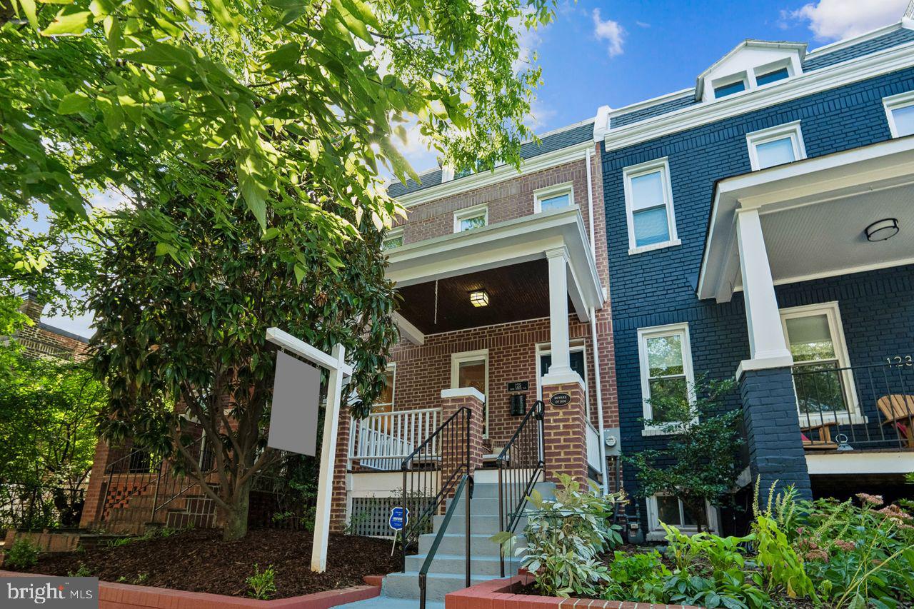 125 16TH STREET SE