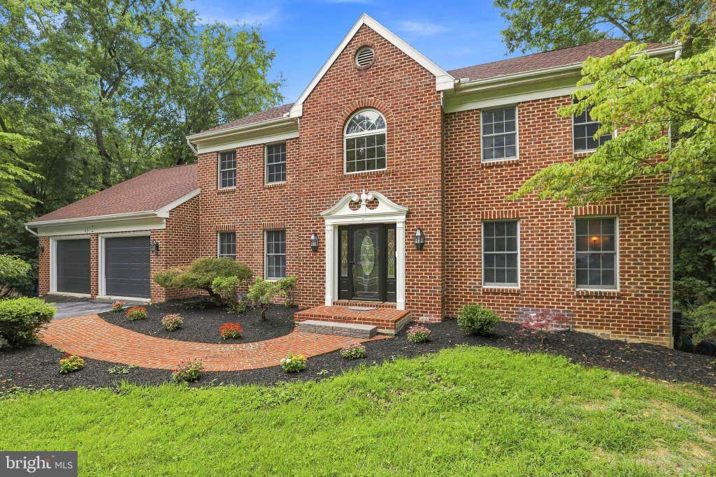 Photo of 226 Dogwood Drive, ELIZABETHTOWN, PA 17022 (MLS # PALA2093862)