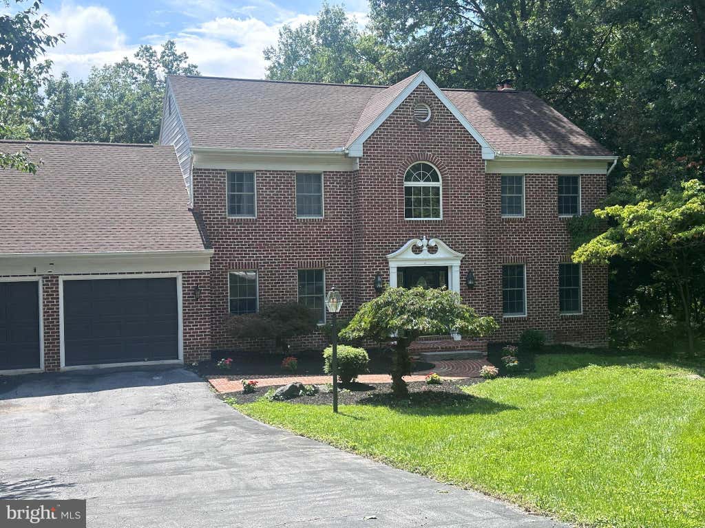 Photo of 226 Dogwood Drive, ELIZABETHTOWN, PA 17022 (MLS # PALA2093862)