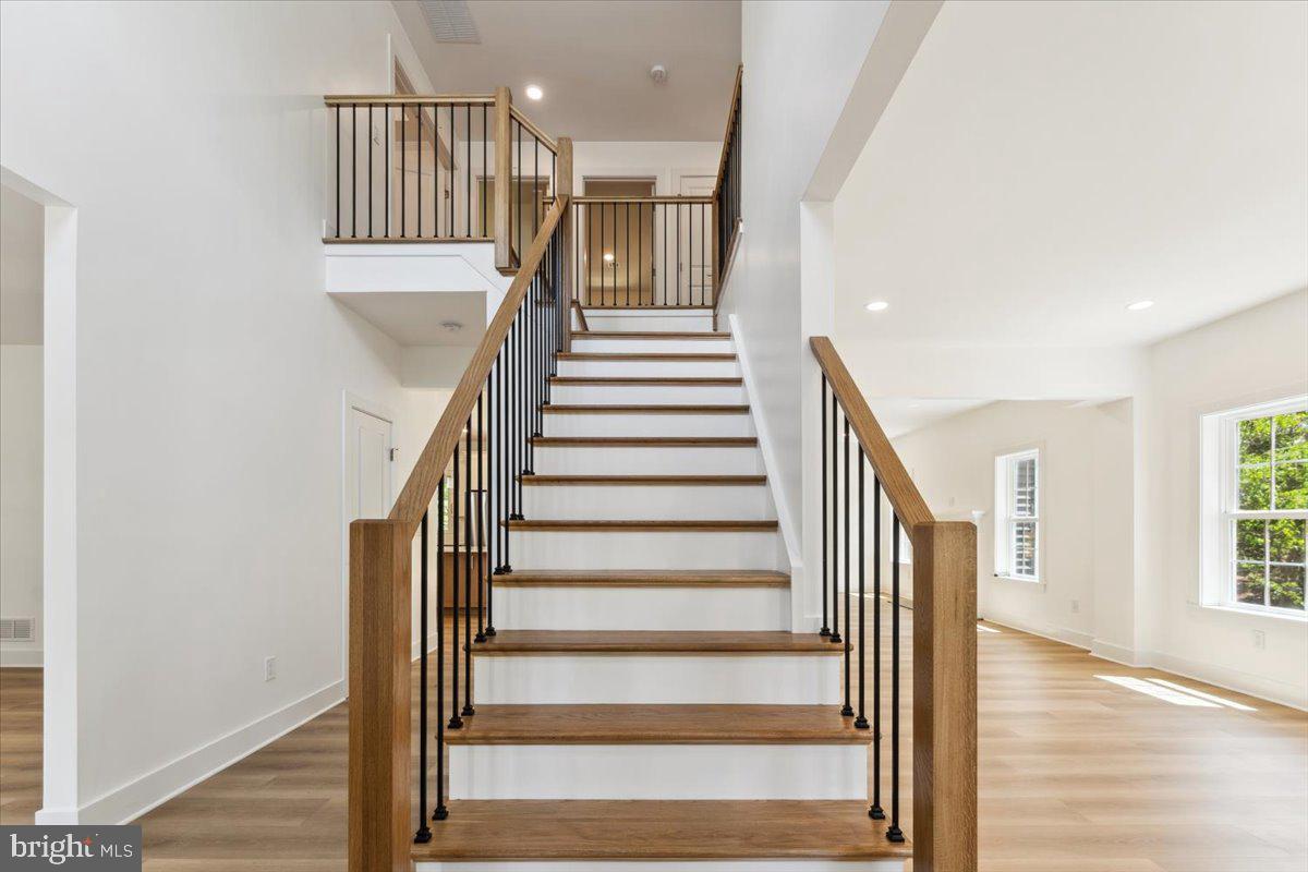 18 BROOKDALE DRIVE