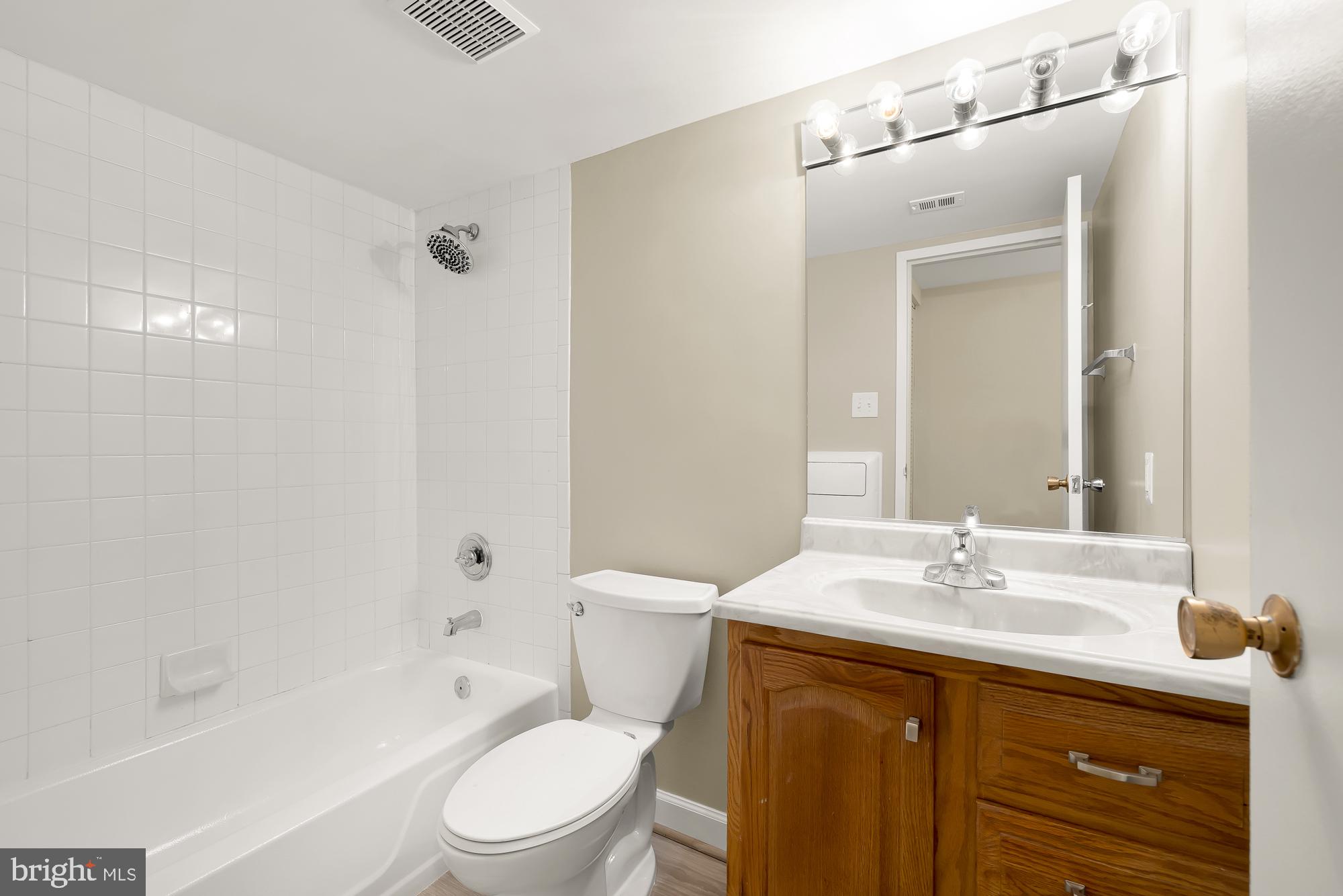 HAWTHORNE VILLAGE - Residential Lease