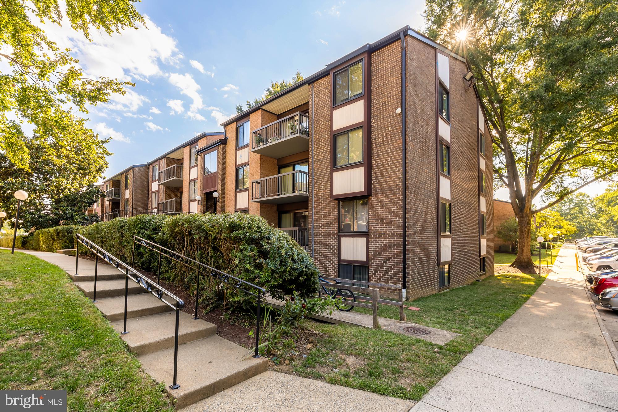 HAWTHORNE VILLAGE - Residential Lease