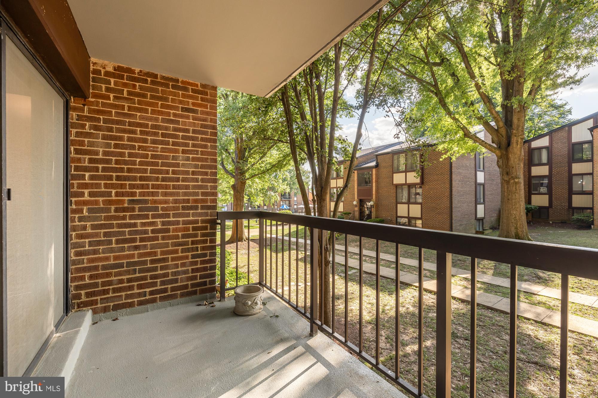 HAWTHORNE VILLAGE - Residential Lease