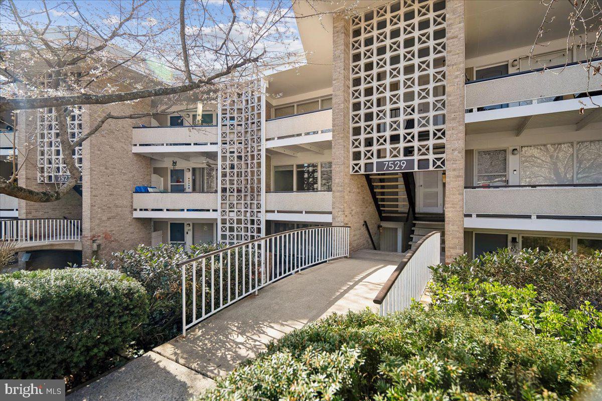 7529 SPRING LAKE DRIVE 7529-C1