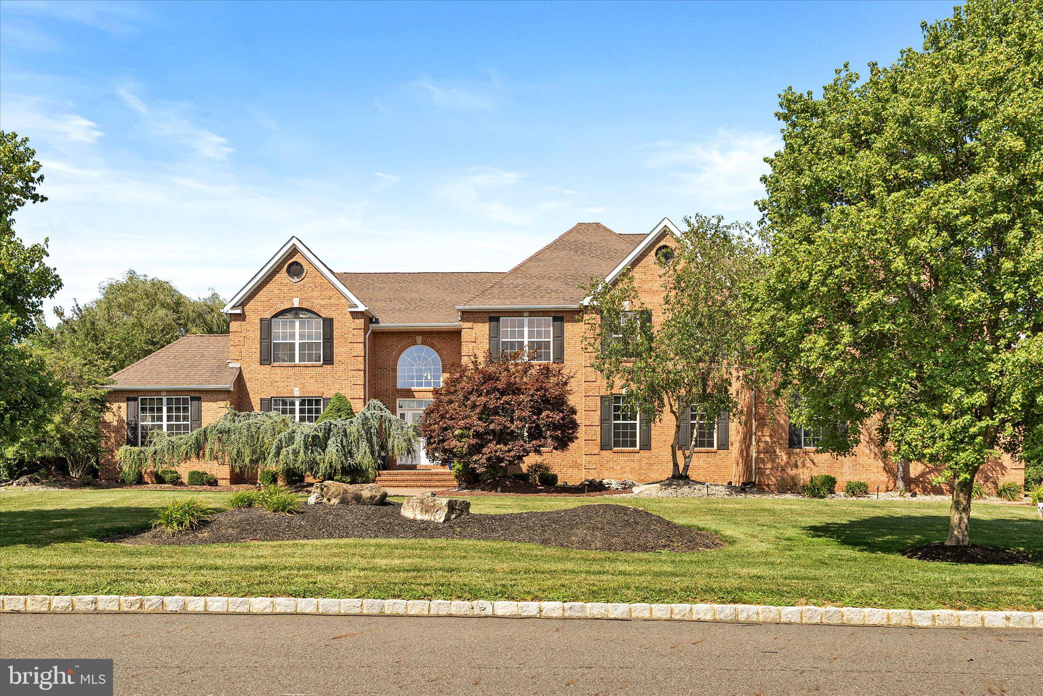 4 SHERWOOD LANE