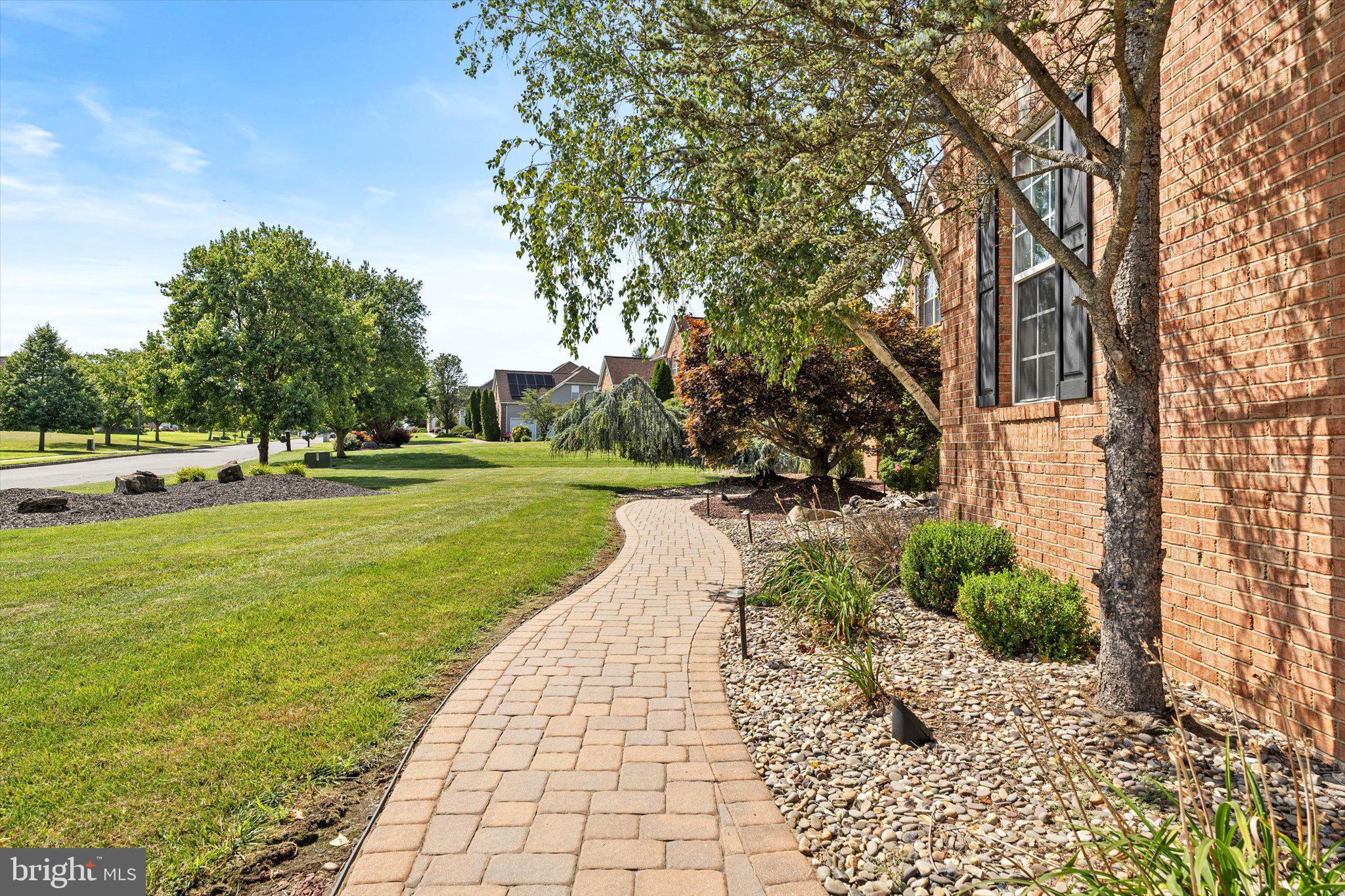 4 SHERWOOD LANE