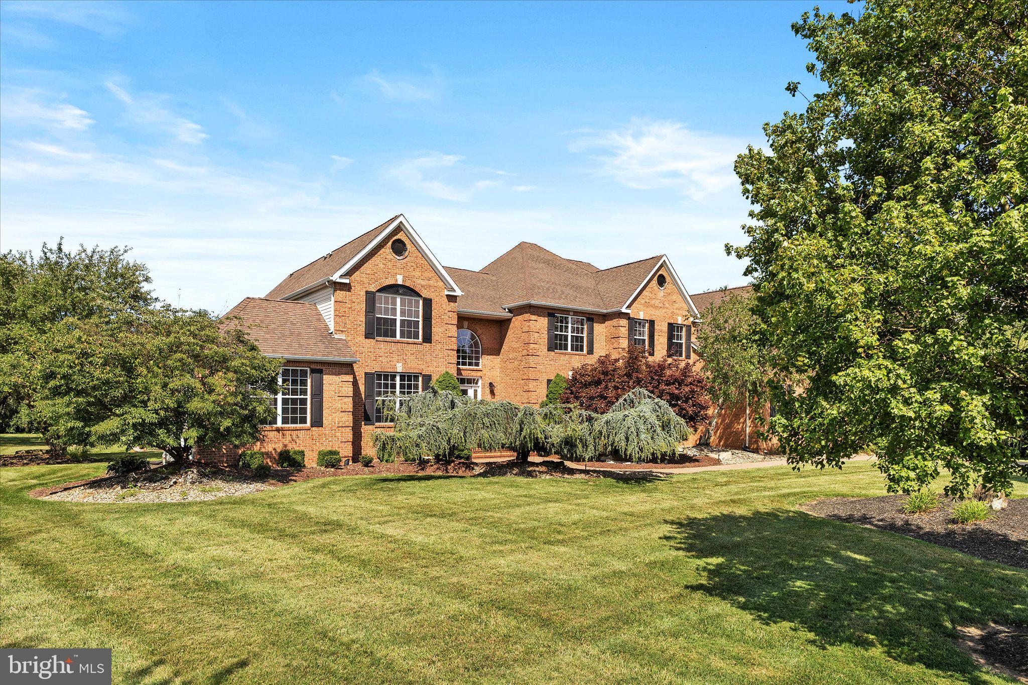 4 SHERWOOD LANE