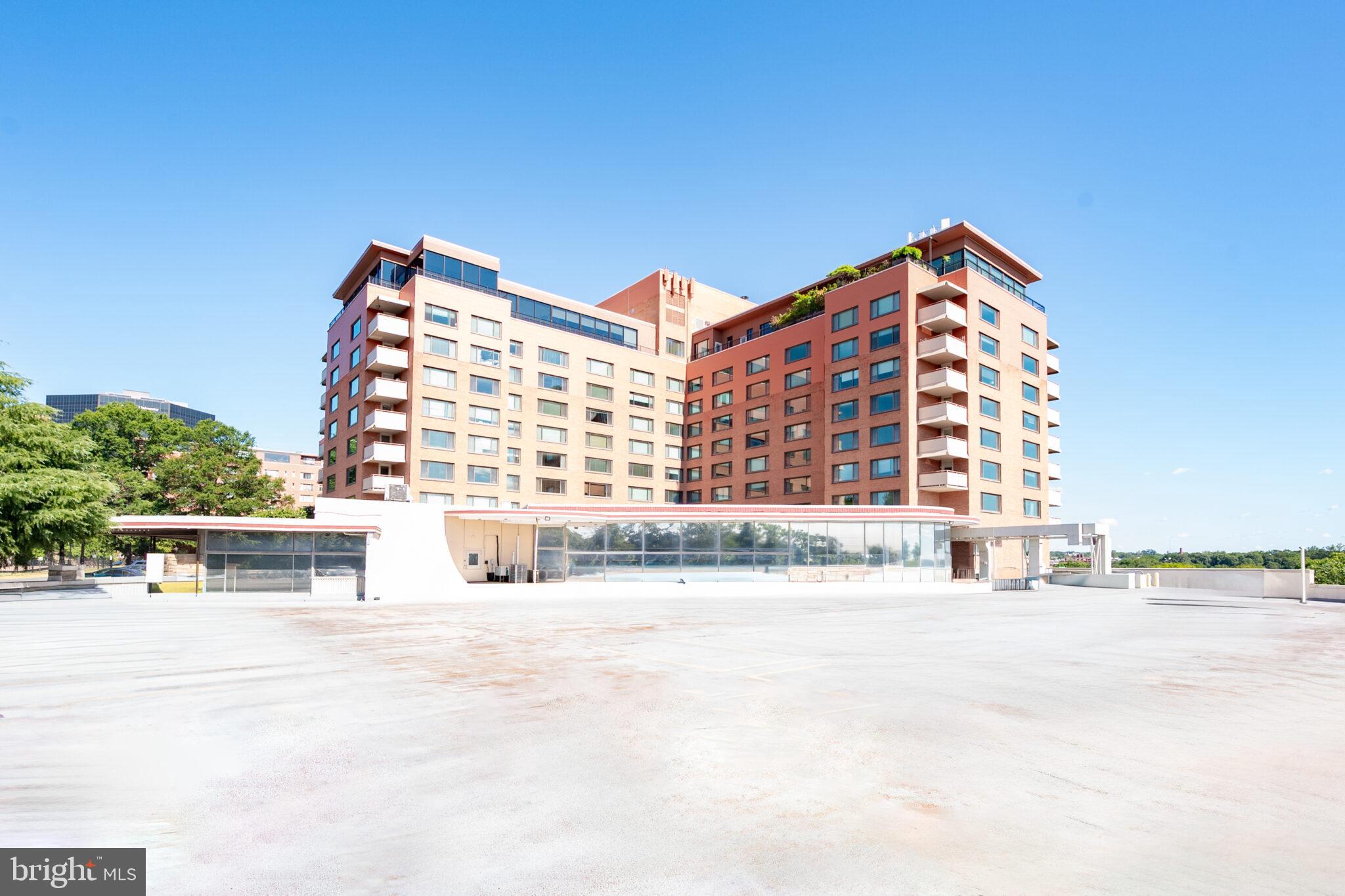 RIVER PLACE - Residential