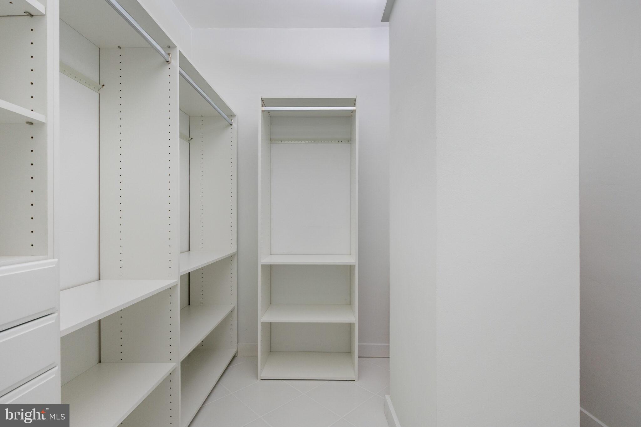 RIVER PLACE - Residential