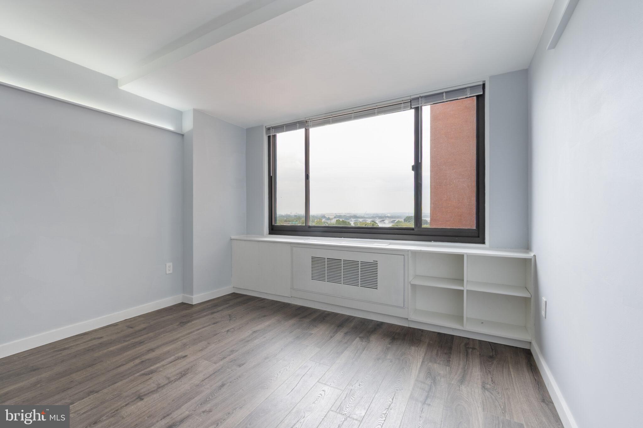 RIVER PLACE - Residential