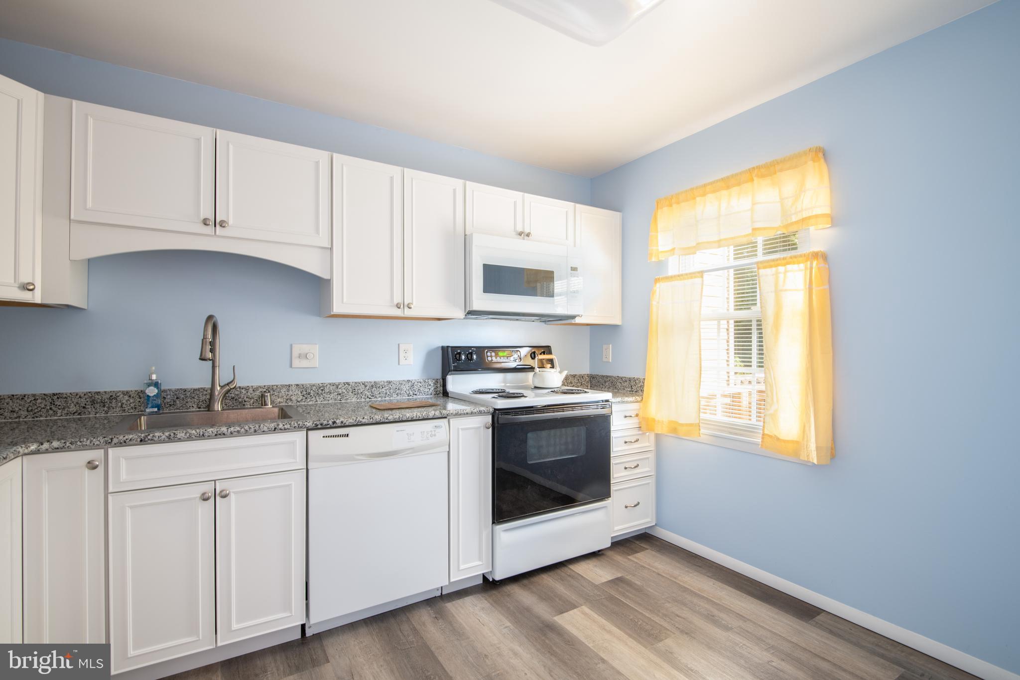 ELIZABETHS LANDING - Residential