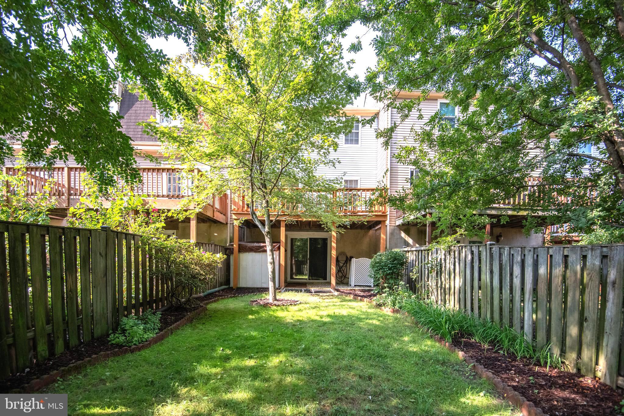 ELIZABETHS LANDING - Residential