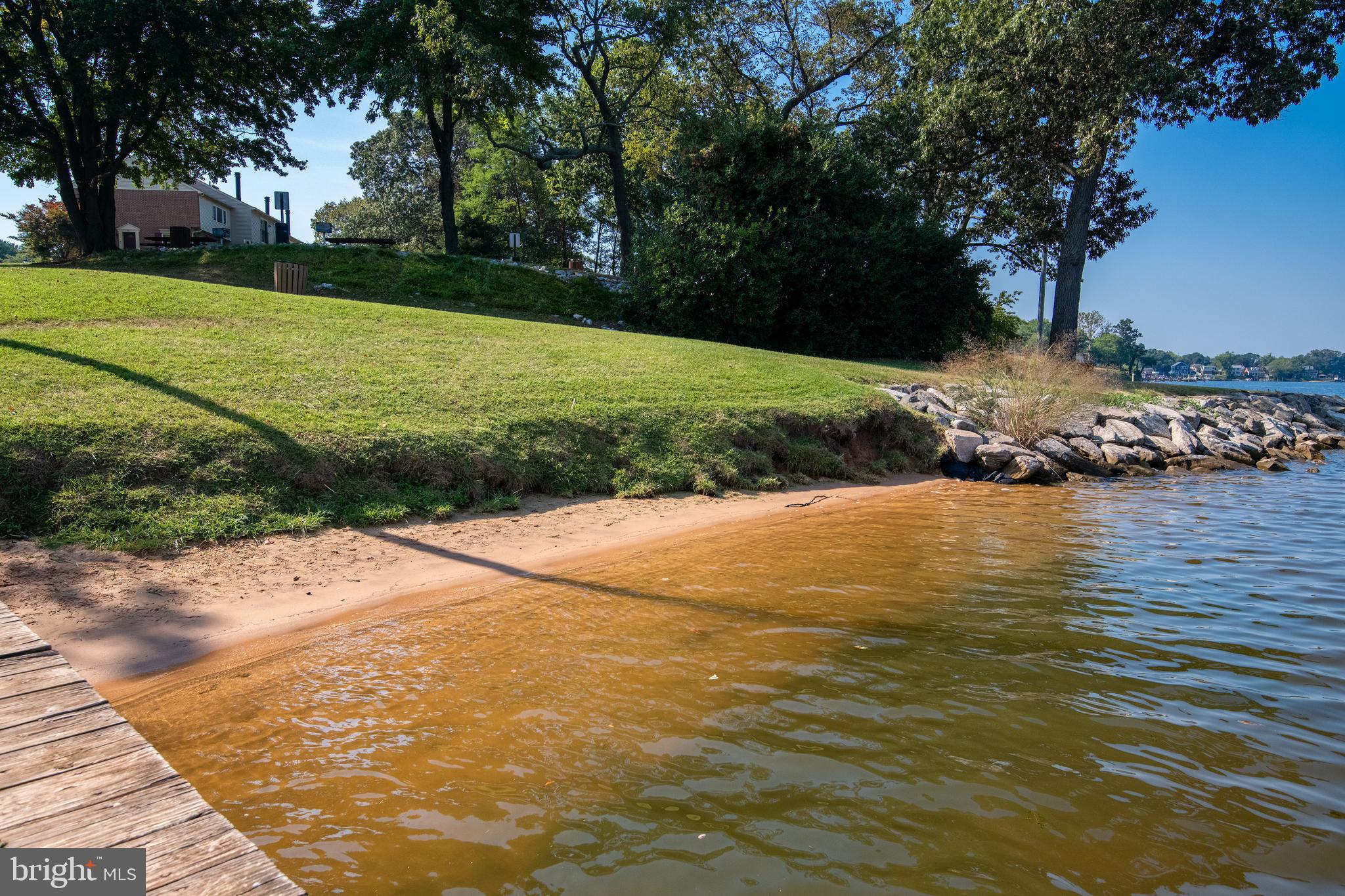 ELIZABETHS LANDING - Residential