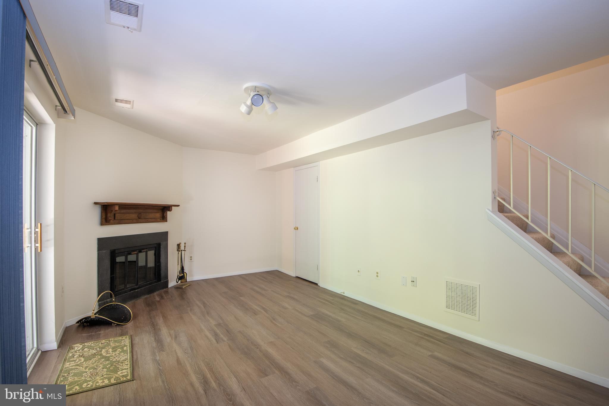 ELIZABETHS LANDING - Residential