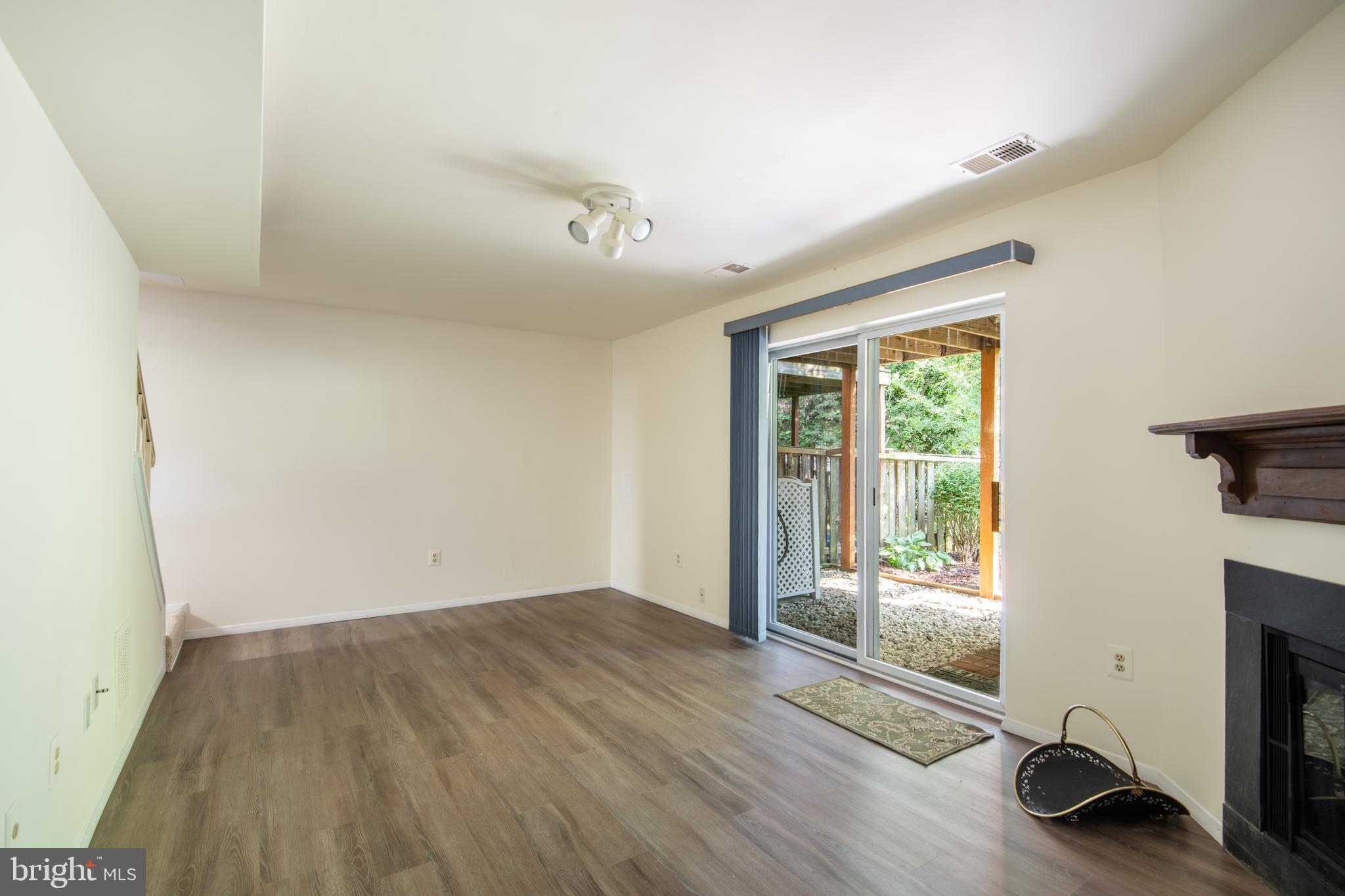 ELIZABETHS LANDING - Residential