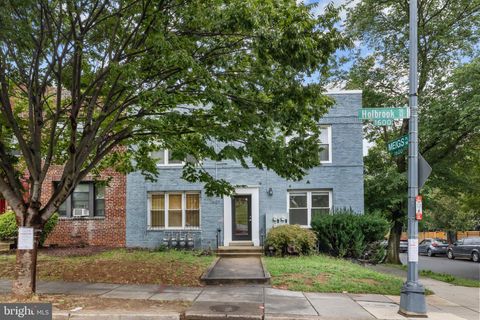 1627 HOLBROOK STREET NE 2 WASHINGTON DC 20002