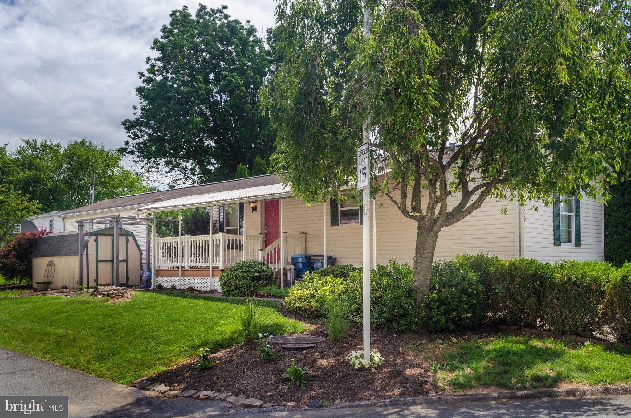 305 ROBIN DRIVE