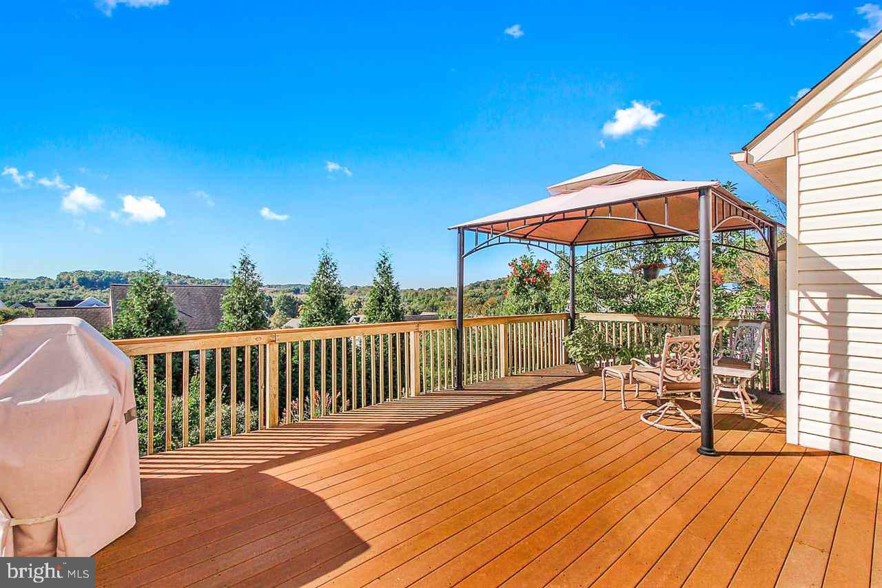 WELLINGTON HILLS - Residential