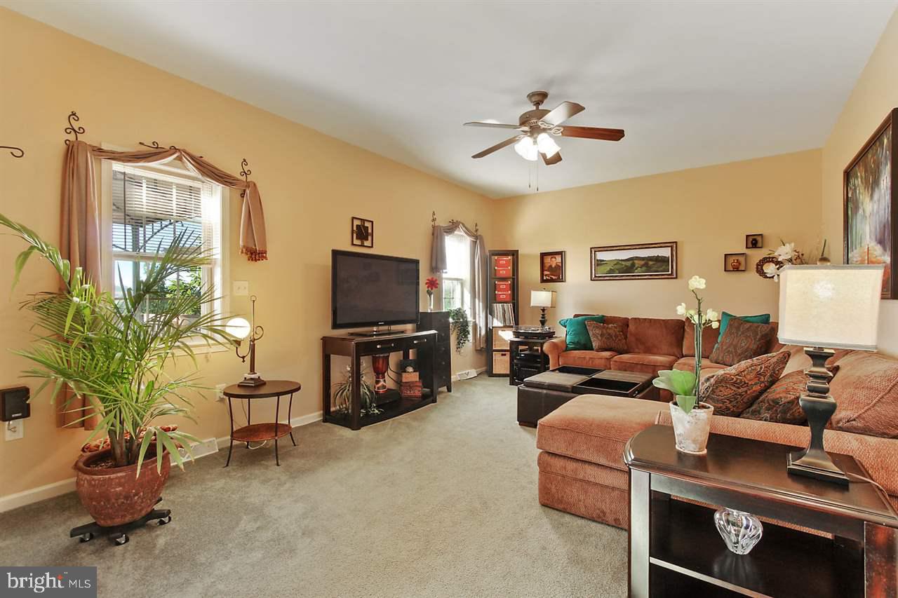 WELLINGTON HILLS - Residential