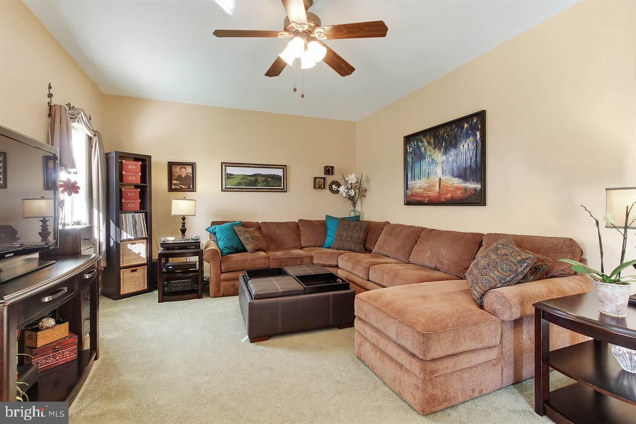 WELLINGTON HILLS - Residential