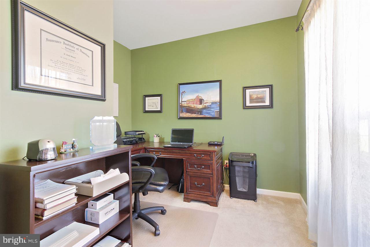 WELLINGTON HILLS - Residential