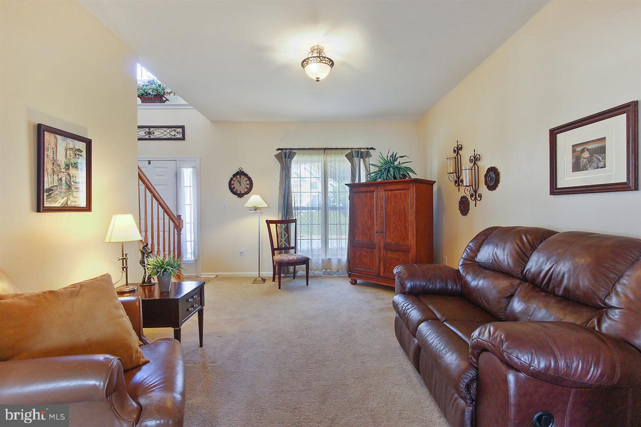 WELLINGTON HILLS - Residential