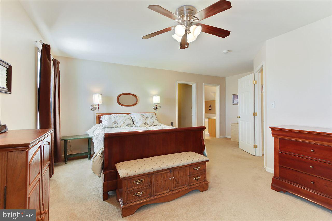 WELLINGTON HILLS - Residential