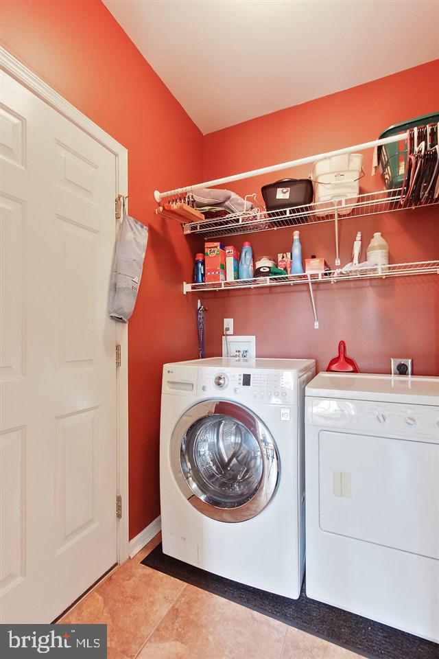 WELLINGTON HILLS - Residential