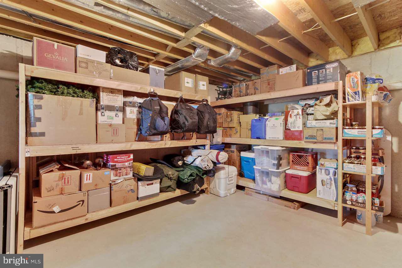 WELLINGTON HILLS - Residential