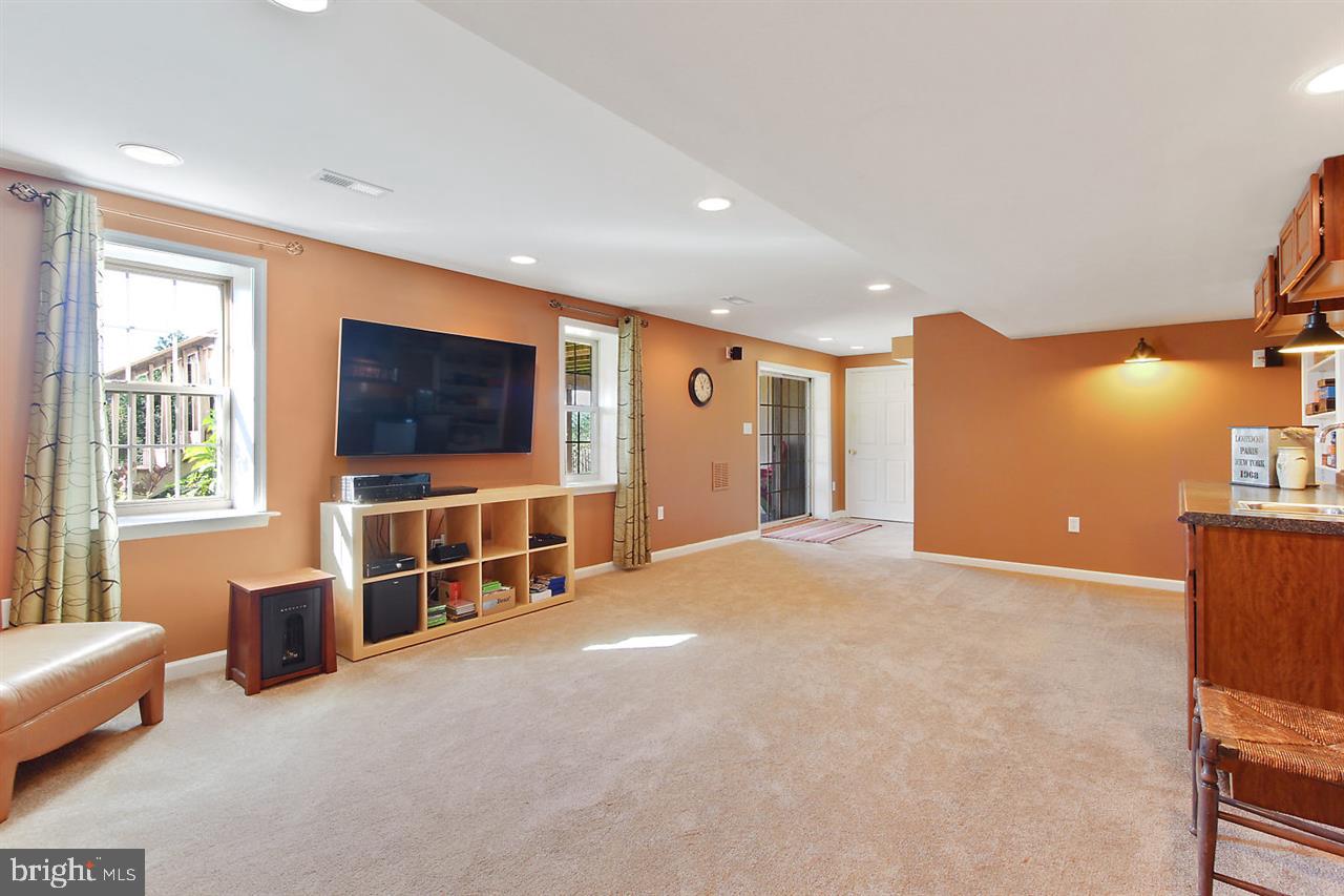 WELLINGTON HILLS - Residential