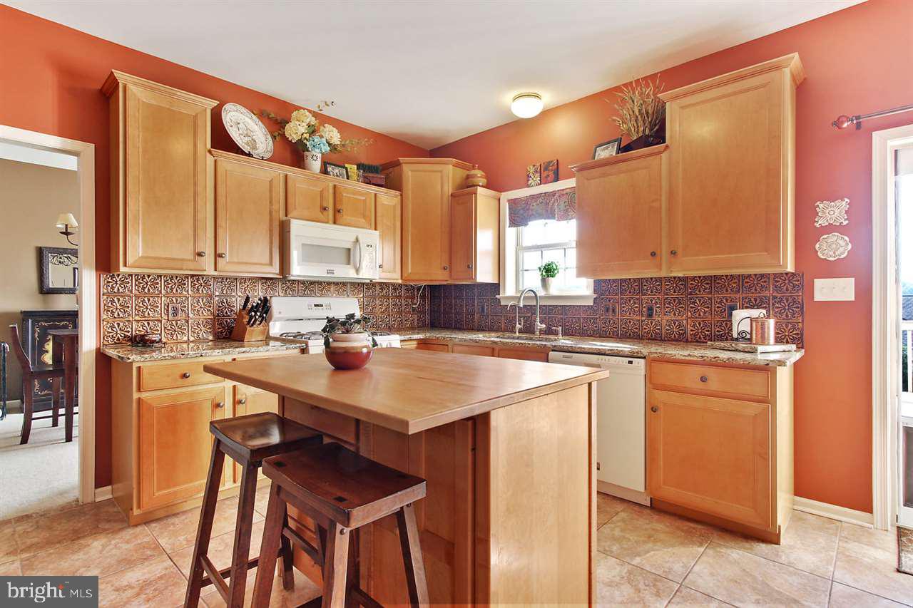 WELLINGTON HILLS - Residential