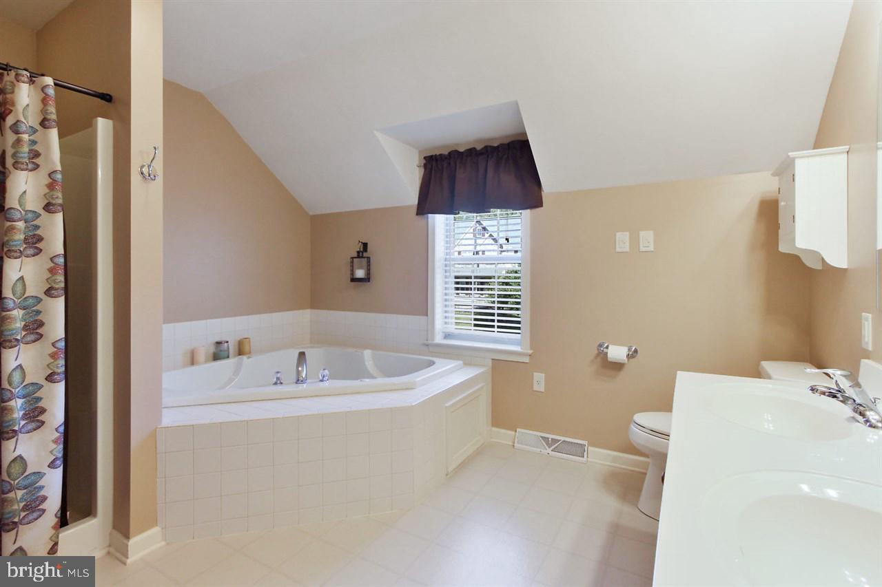 WELLINGTON HILLS - Residential