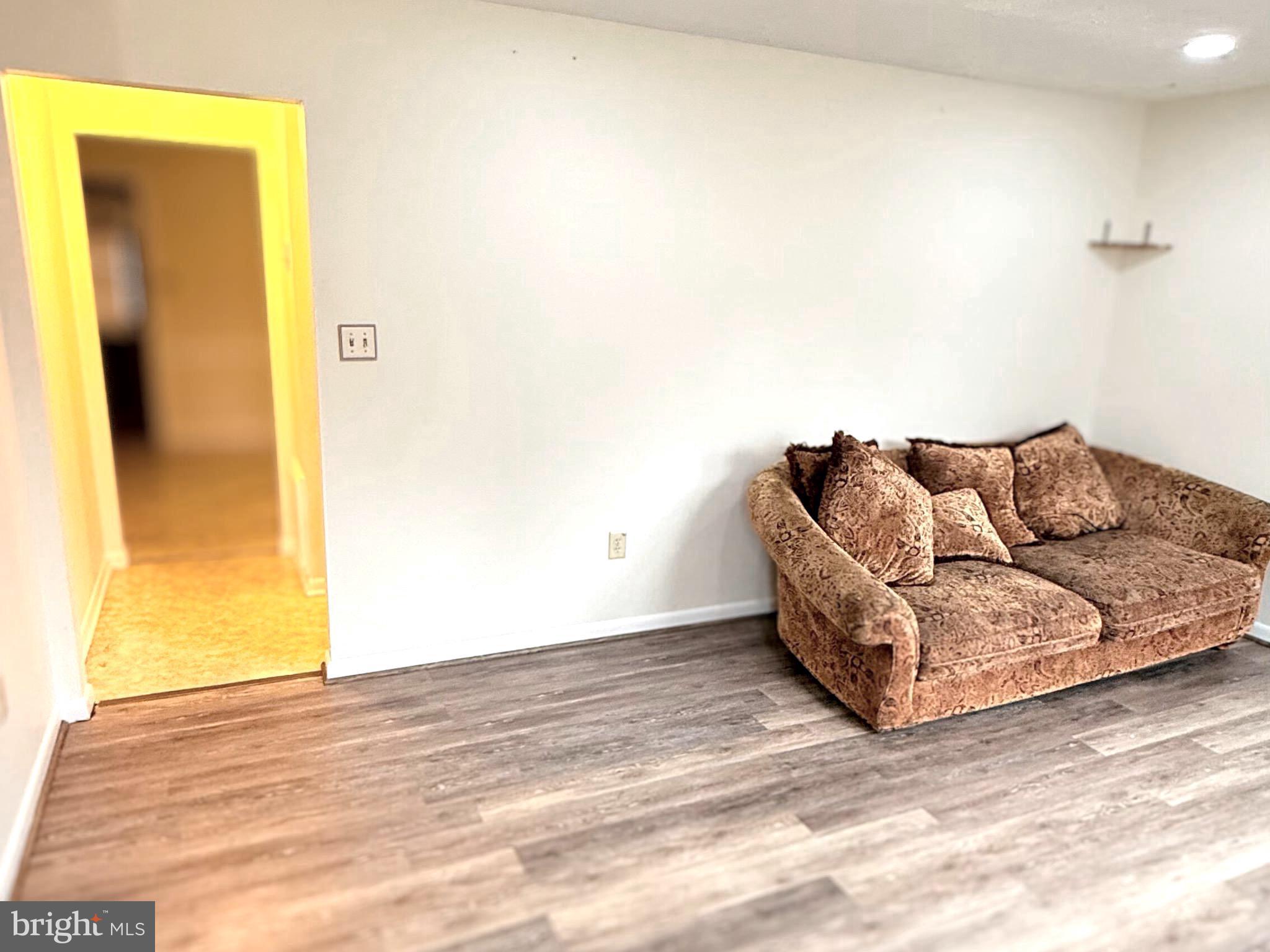 FAIRVIEW COURT - Residential Lease