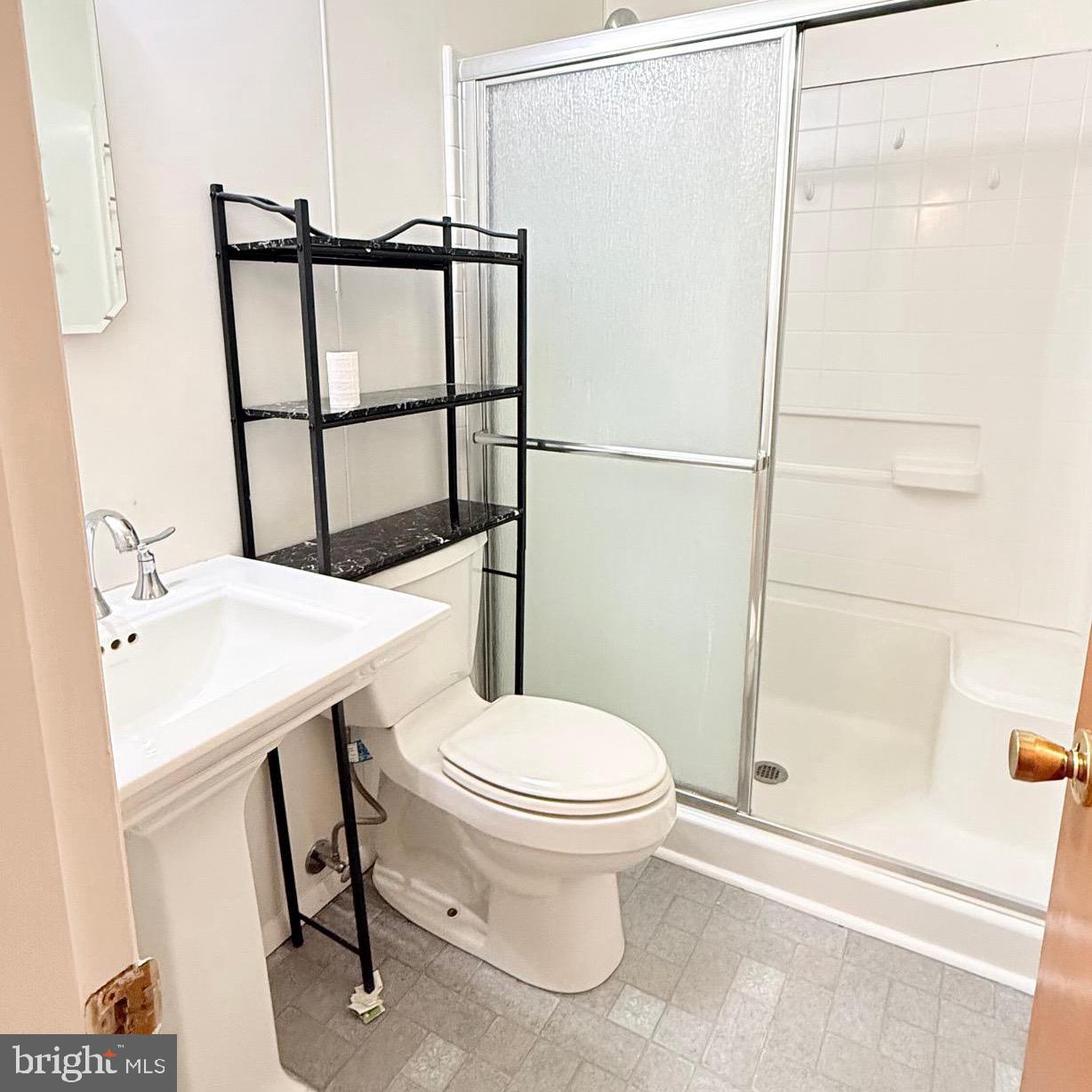 FAIRVIEW COURT - Residential Lease