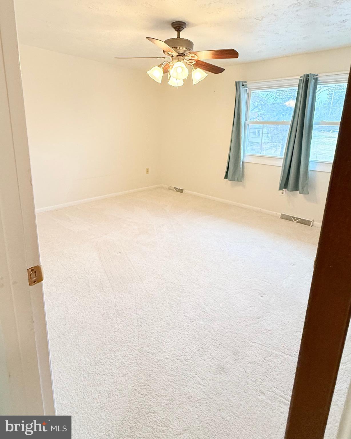 FAIRVIEW COURT - Residential Lease