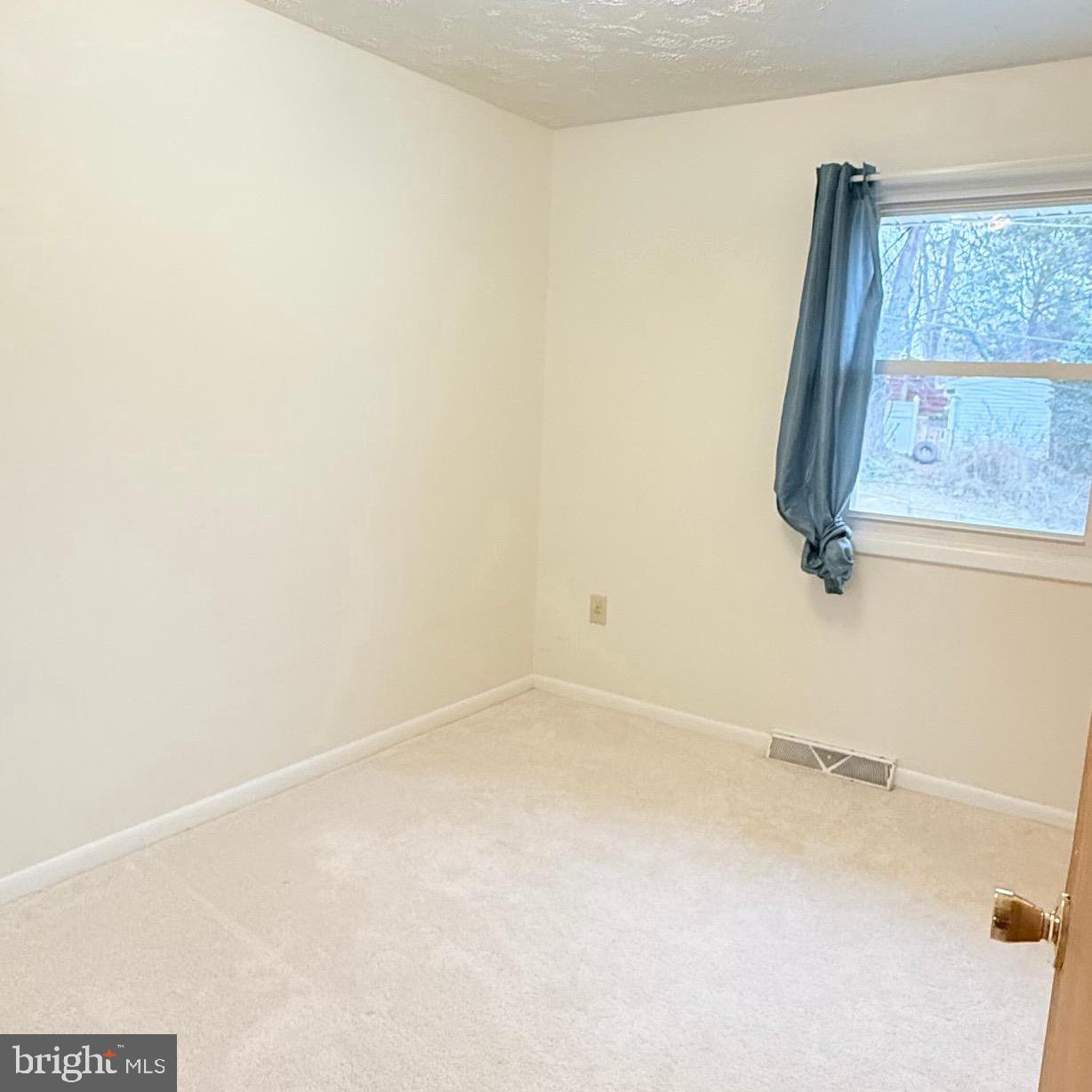 FAIRVIEW COURT - Residential Lease