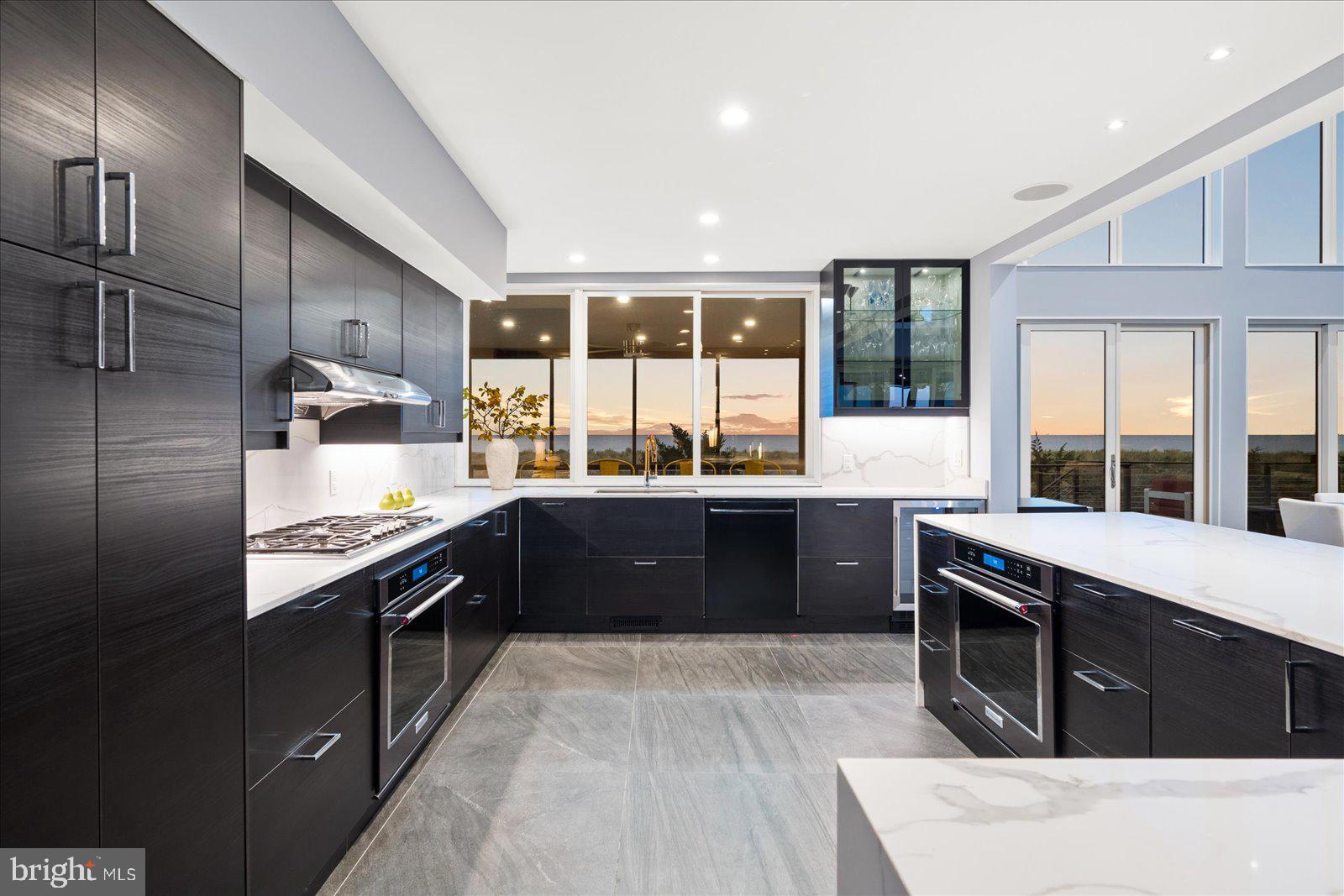 BACK BAY COVE - Residential