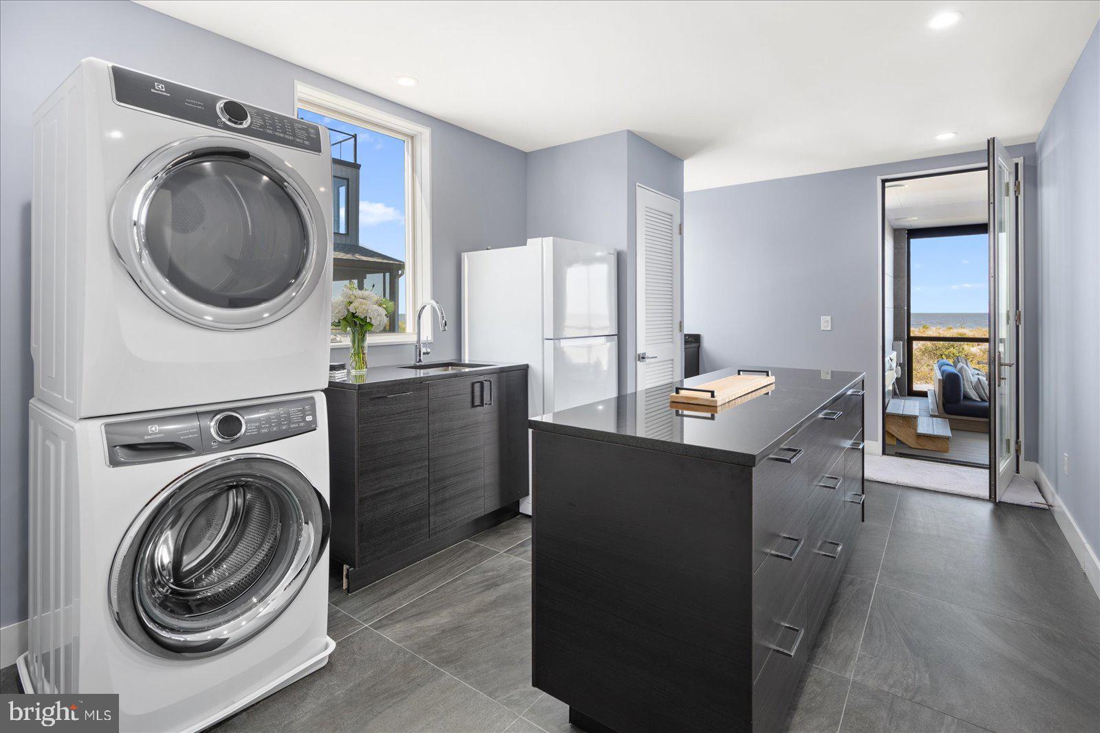 BACK BAY COVE - Residential