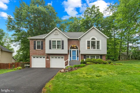 11934 Gardenia Drive, Fredericksburg, VA MLS: VASP2032770