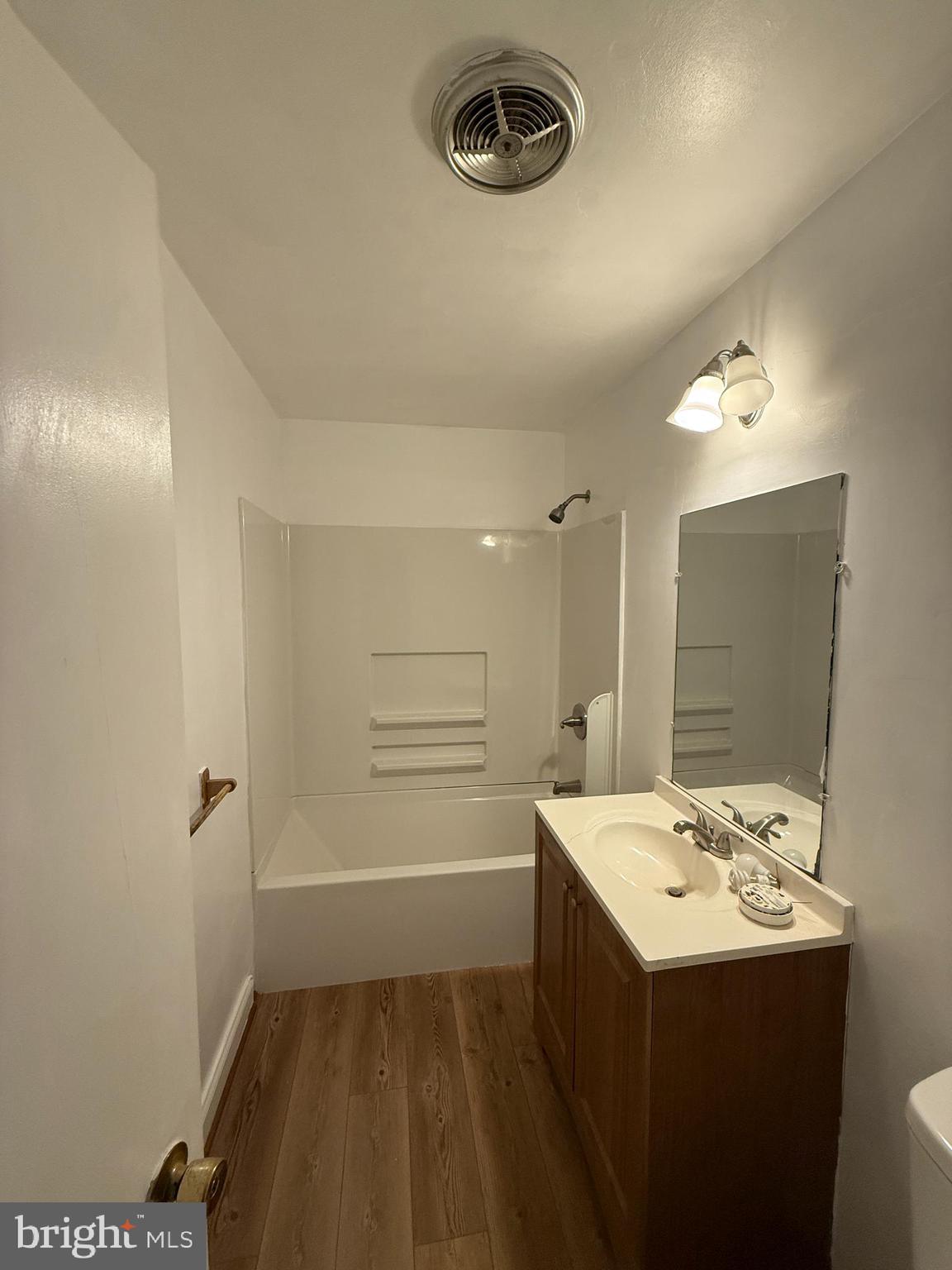 DALE CITY - Residential Lease