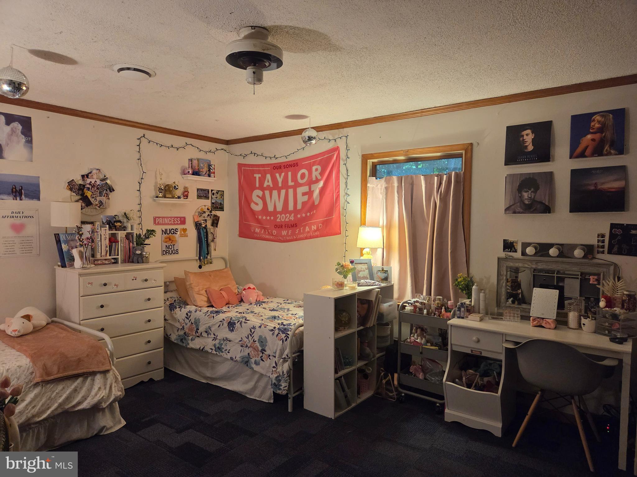 WOODSIDE - Residential