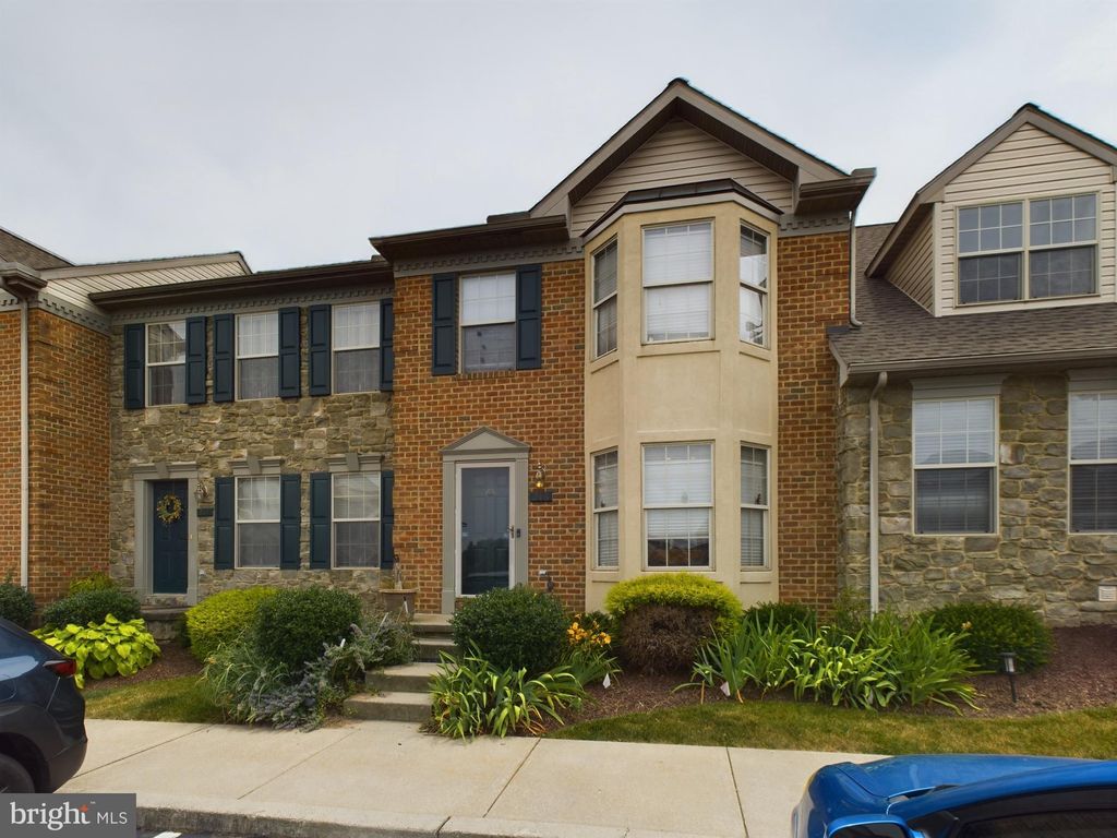 Photo of 216 Cobblestone Lane, Lancaster, PA 17601 (MLS # PALA2052910)