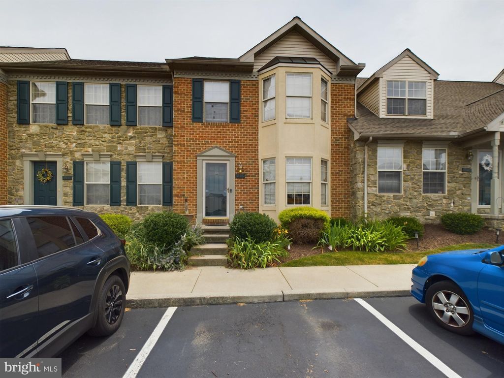 Photo of 216 Cobblestone Lane, Lancaster, PA 17601 (MLS # PALA2052910)