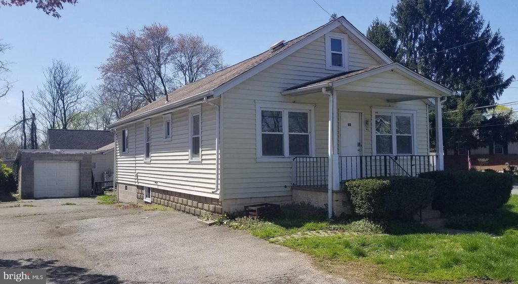 Photo of 209 Walnut Street, BOOTHWYN, PA 19061 (MLS # PADE2107096)
