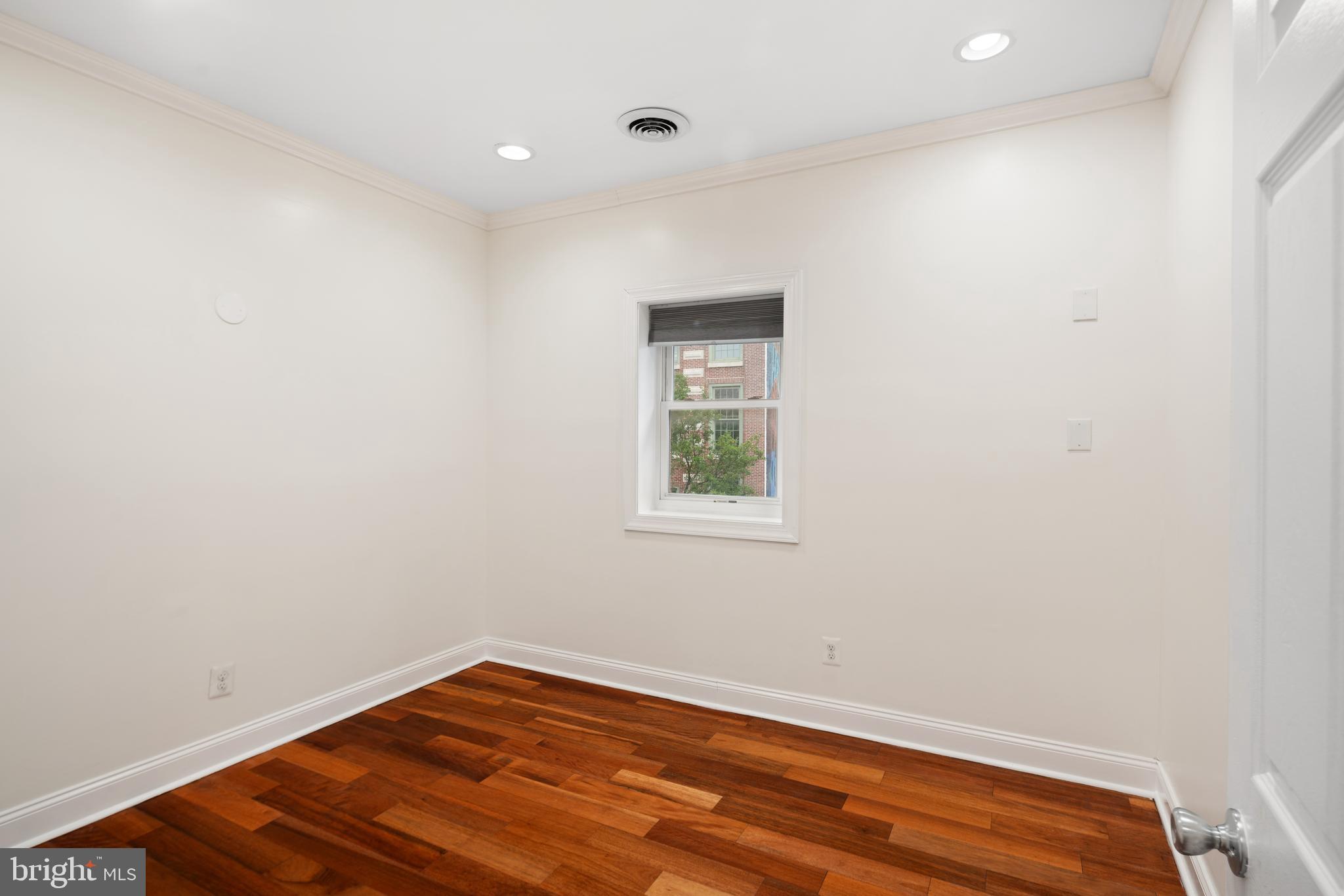 LOGAN SQUARE - Residential Lease