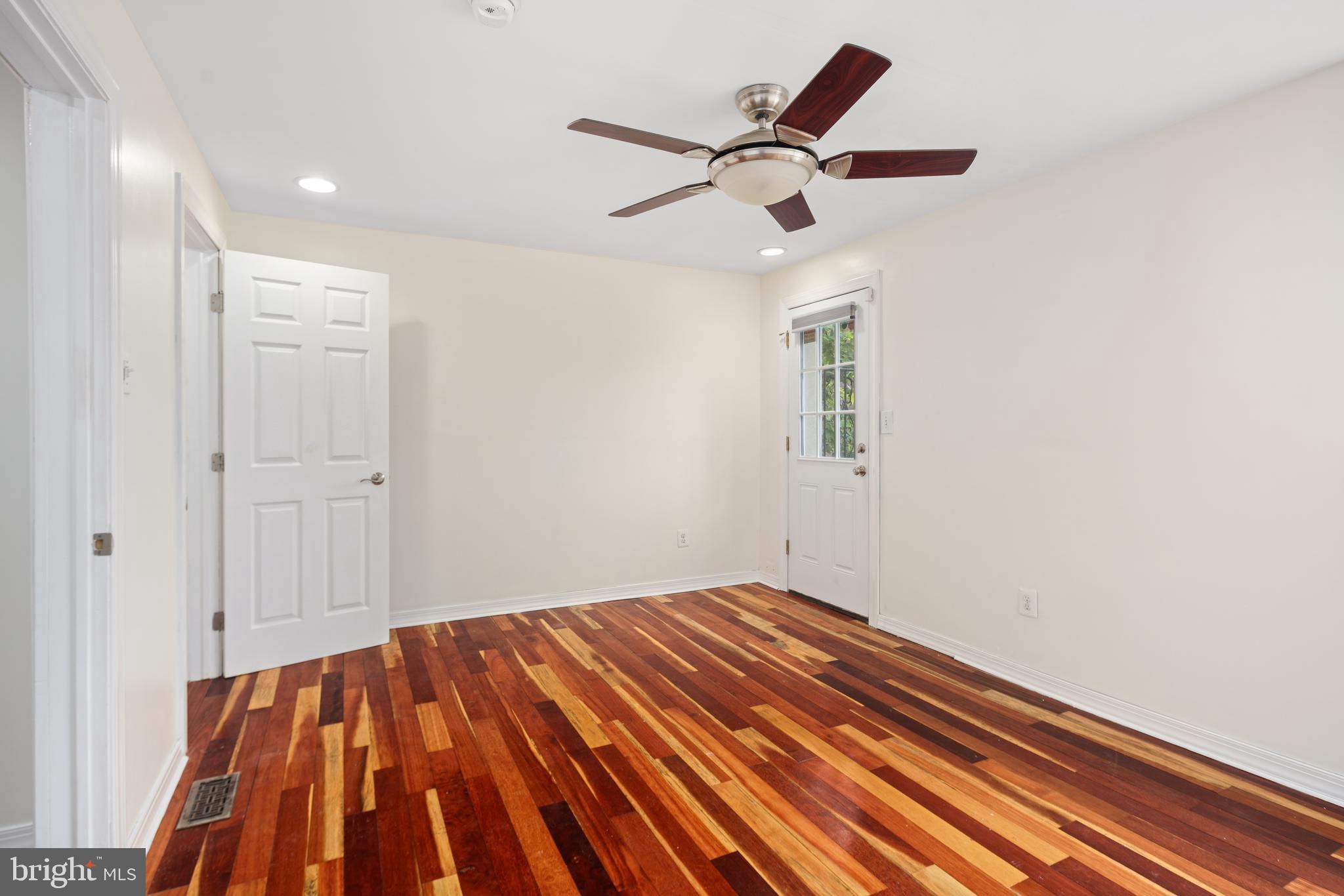 LOGAN SQUARE - Residential Lease