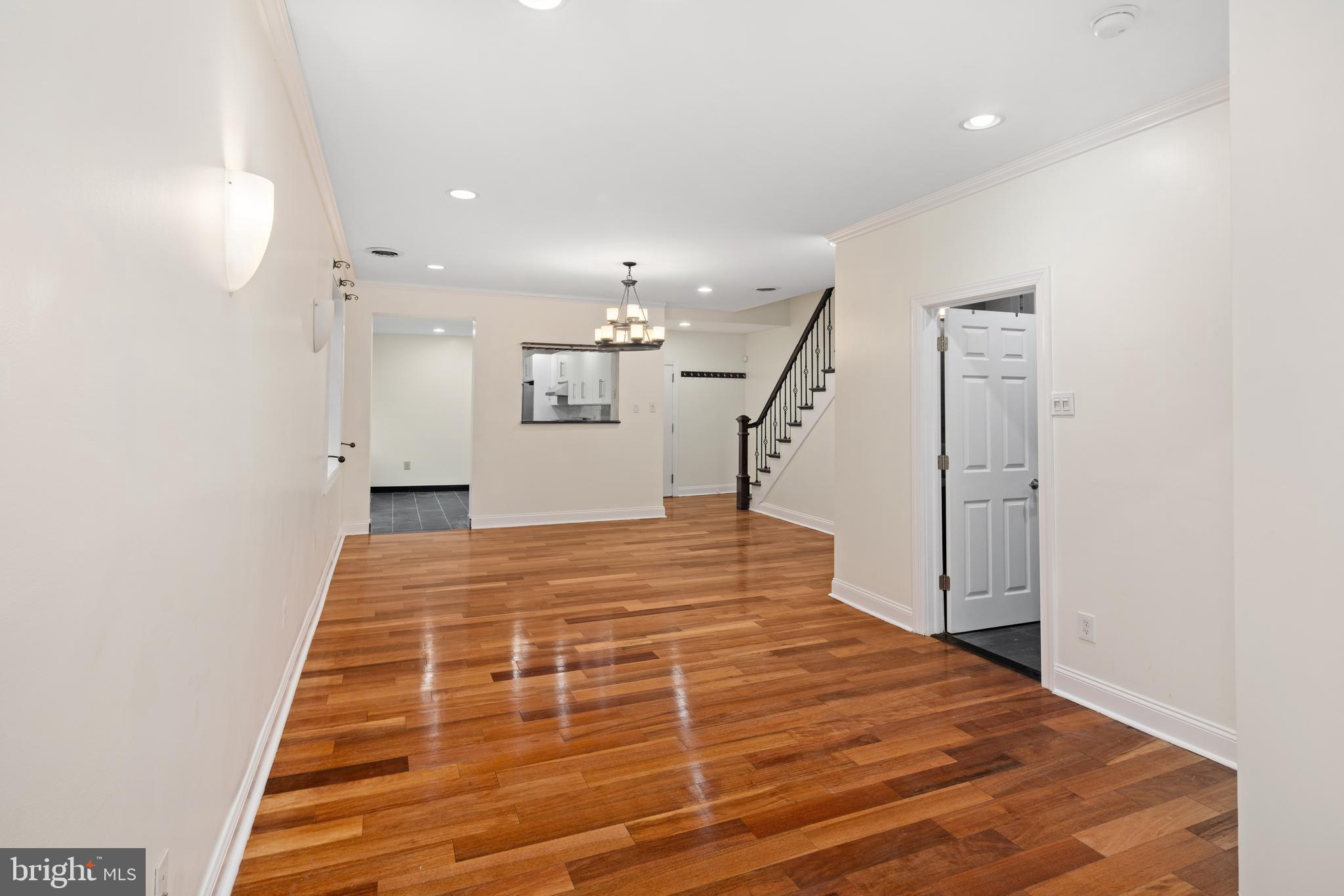 LOGAN SQUARE - Residential Lease