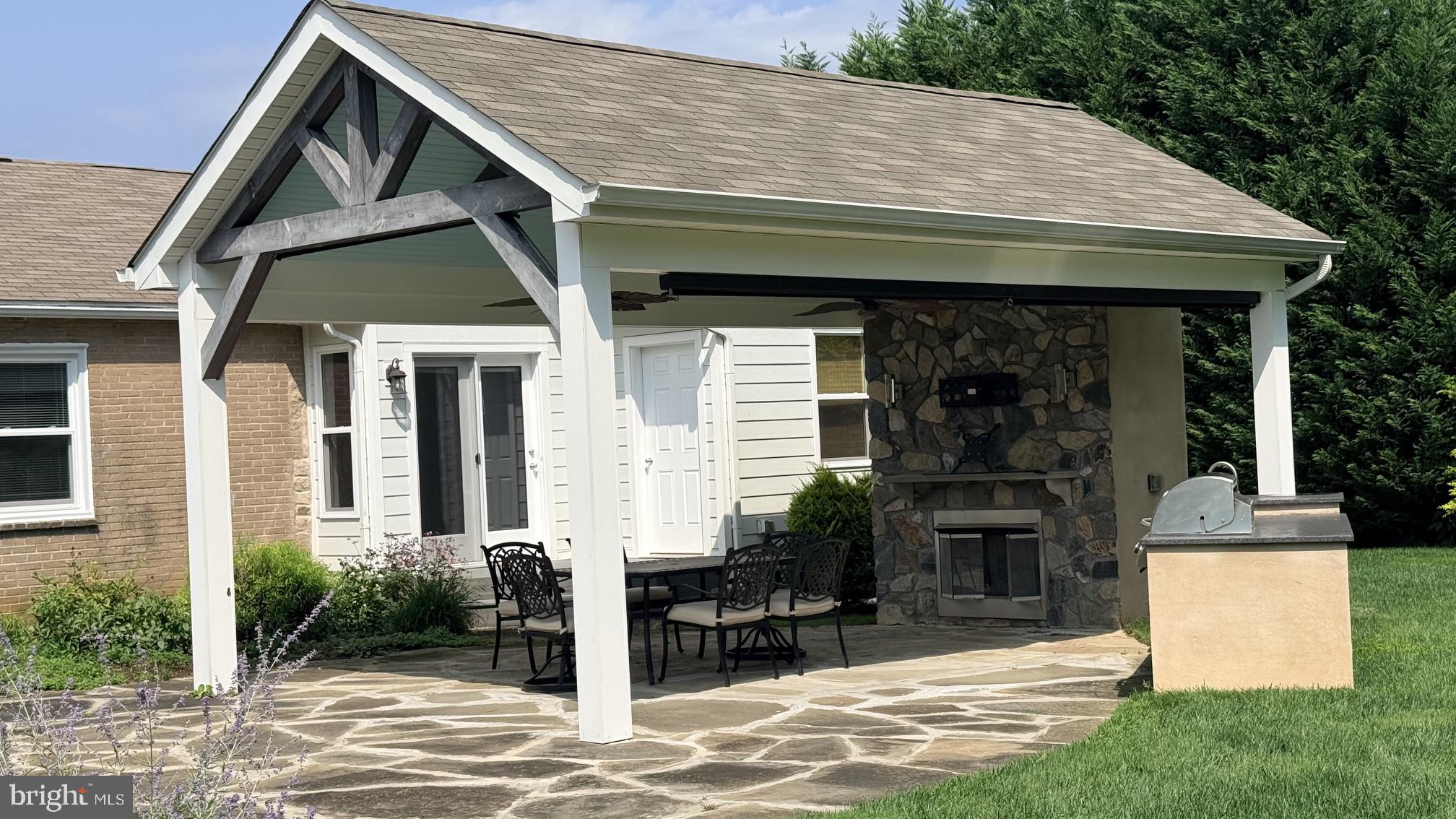 1484 GRASSHOPPER ROAD